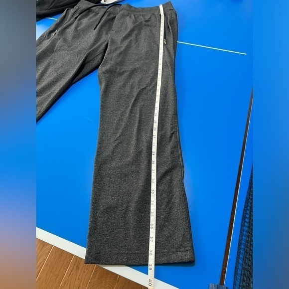 Lululemon Men’s Jogger. Like New Condition. Size Large. - Picture 5 of 5